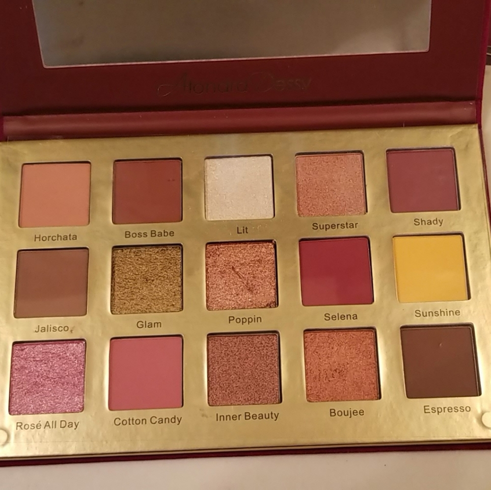 Alondra Dessy Eyeshadow palette